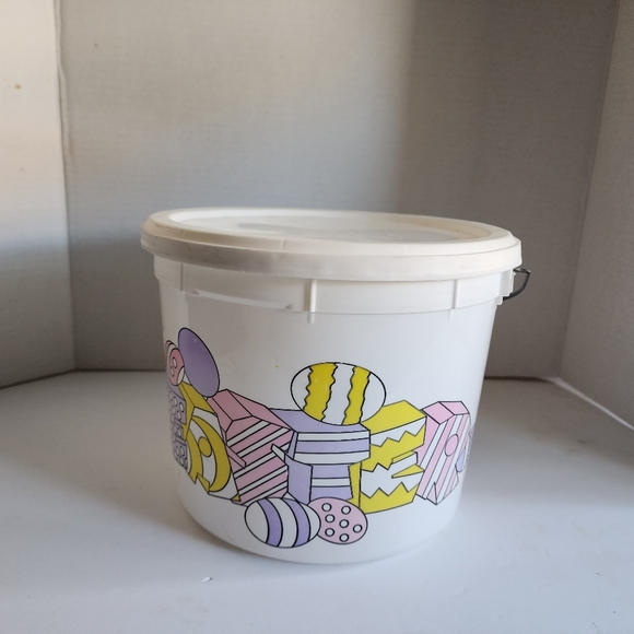 HTF Vintage 1990s White Plastic Easter Bucket with Handle & Lid - Picture 4 of 10